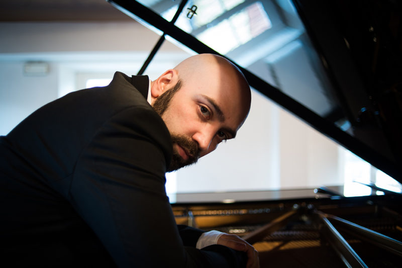 Alessandro Deljavan - Blue Candlelight Music Series